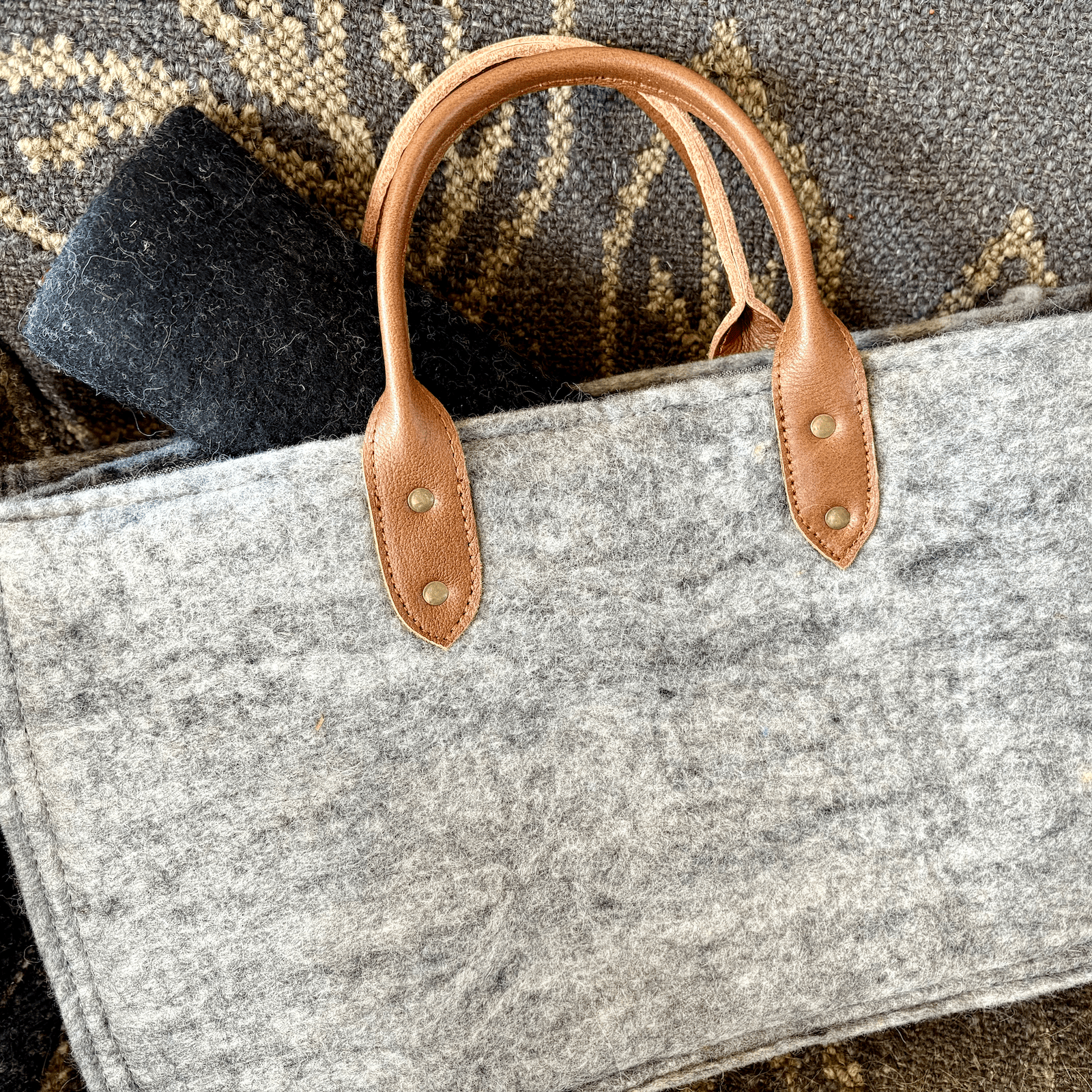 Wool Eyeglass Sleeve Natural Charcoal